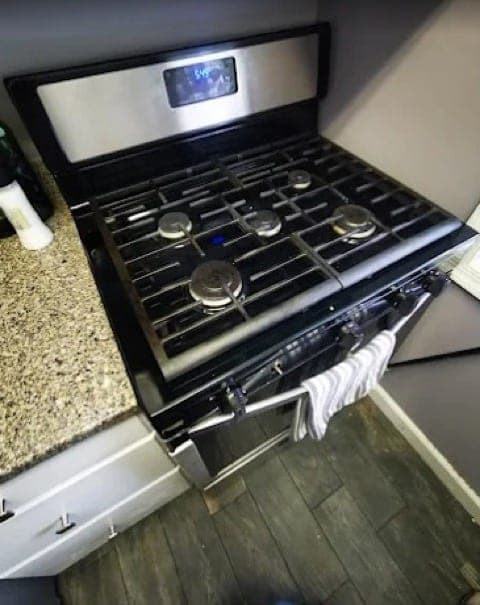 Samsung stove repair in Vienna, VA — The igniter kept sparking nonstop after a cleaning