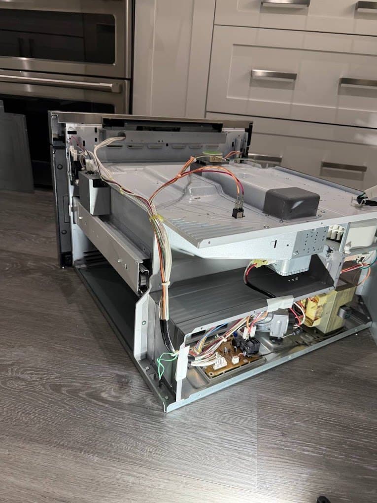 GE microwave repair in Springfield, VA — Microwave buzzing loudly with no heat