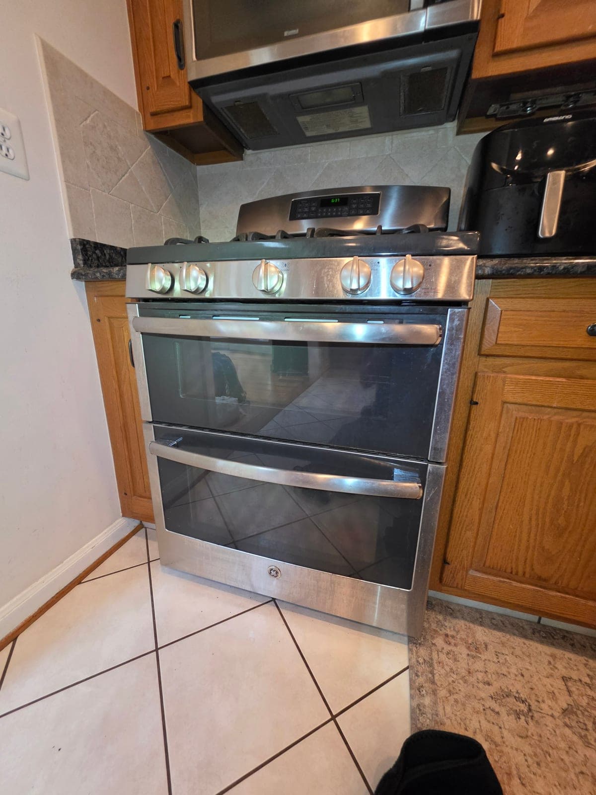 GE range repair in Annandale, VA — Lower oven not heating