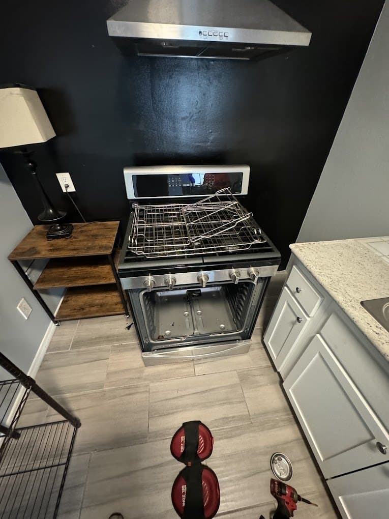 Whirlpool range repair in Herndon, VA — Gas range oven door would not close